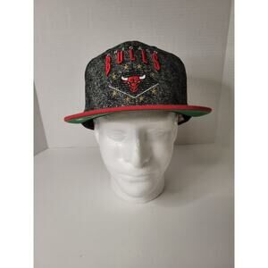 Mitchell & Ness Mens Snapback Hat Chicago Bulls Adjustable Fit‎
